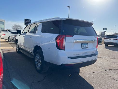 Used 2023 GMC Yukon XL SLT w/ SLT Luxury Package image 2
