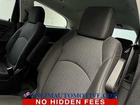 Used 2017 Chevrolet Traverse LT w/ Style and Technology Package image 15