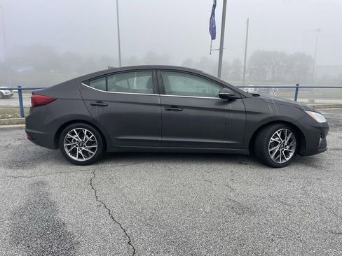 Used 2020 Hyundai Elantra Limited w/ Cargo Package (C1) image 2