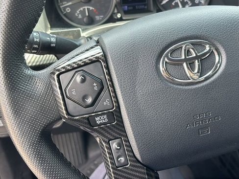 Used 2019 Toyota Tacoma TRD Off-Road w/ Technology Package AWD/4WD image 17