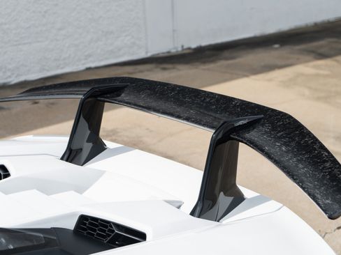 Used 2018 Lamborghini Huracan Performante image 25