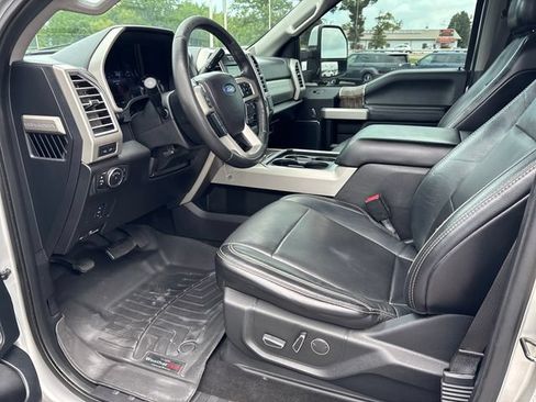 Used 2017 Ford F250 Lariat w/ Lariat Value Package AWD/4WD image 12
