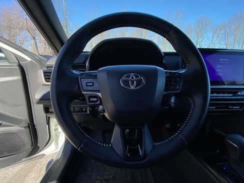 Certified 2025 Toyota Camry SE image 33