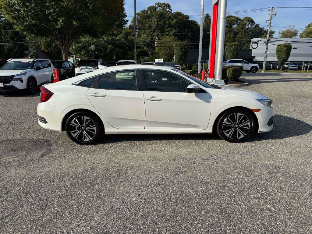 Used 2018 Honda Civic EX-T image 9