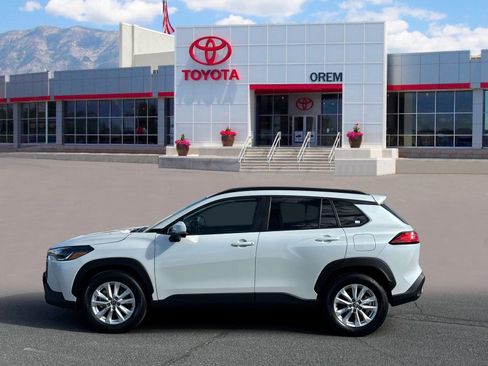 Used 2024 Toyota Corolla Cross LE AWD/4WD image 6