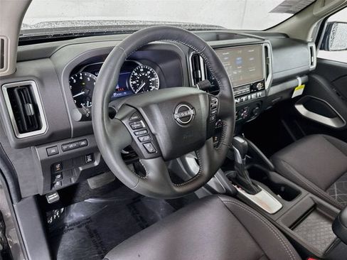 Used 2026 Nissan Frontier SV w/ SV Convenience Package RWD image 9