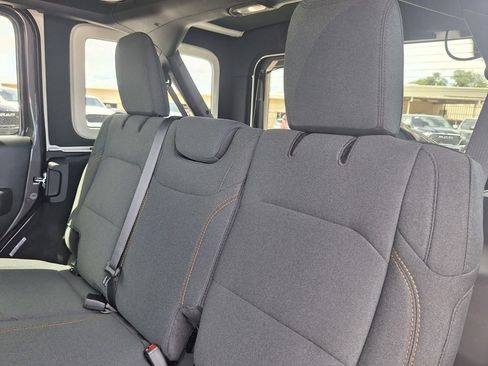 Used 2024 Jeep Wrangler Unlimited Sport AWD/4WD image 12
