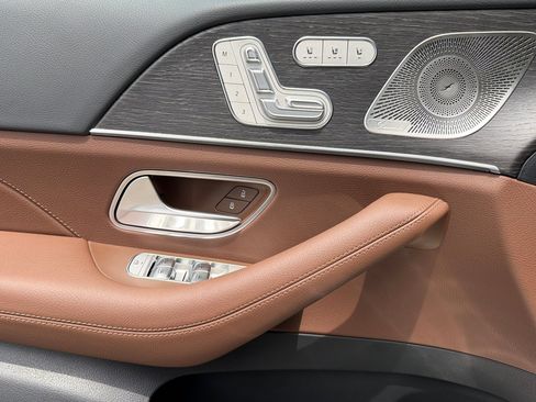 New 2026 Mercedes-Benz GLS 450 4MATIC image 10