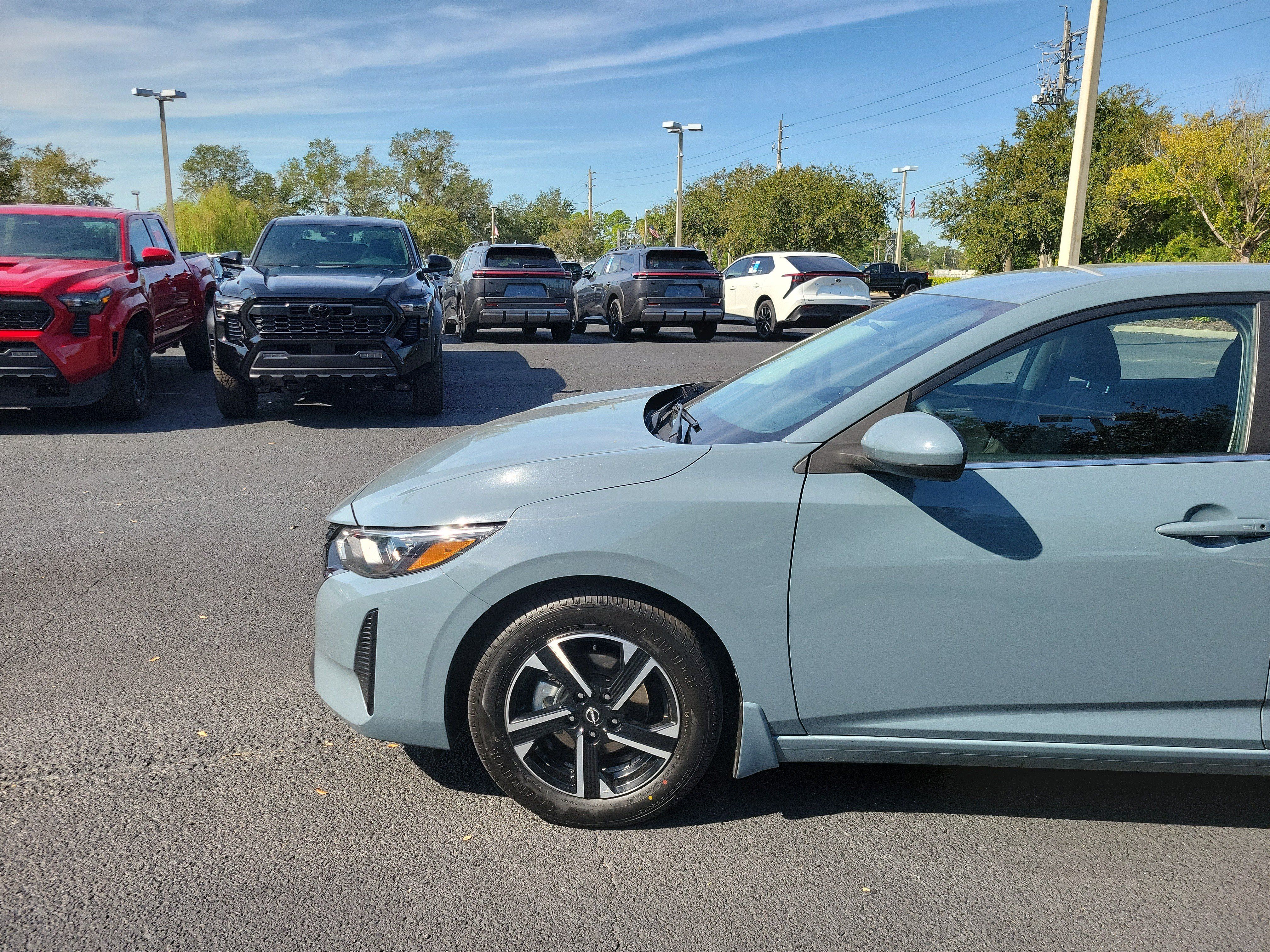 Used 2025 Nissan Sentra SV FWD image 2