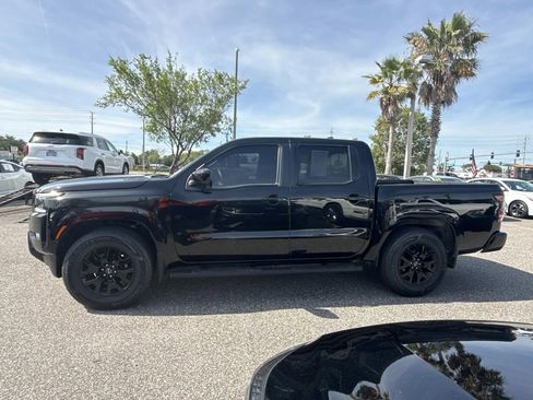 Certified 2023 Nissan Frontier SV w/ Midnight Edition Package RWD image 7