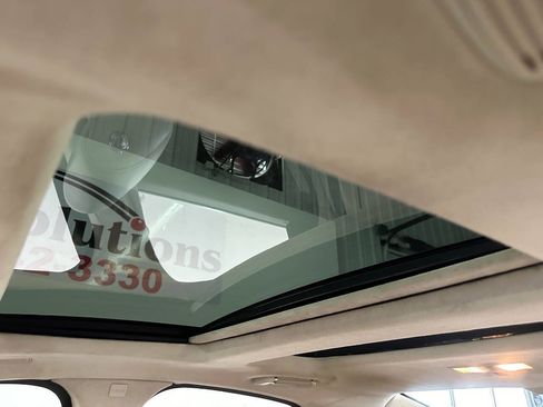 Used 2011 Jaguar XJ image 28