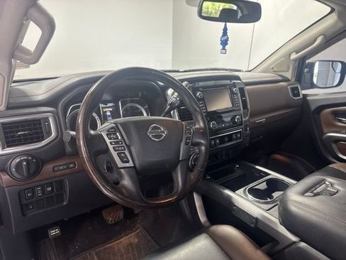 Used 2018 Nissan Titan Platinum Reserve w/ Platinum Utility Package AWD/4WD image 13
