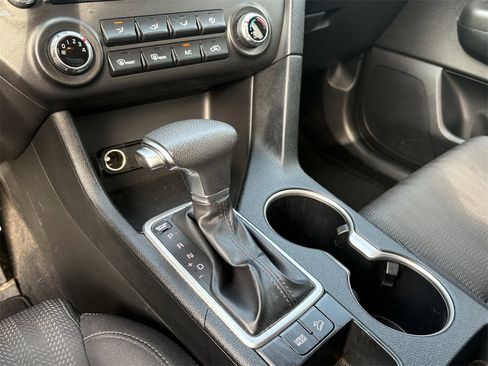 Used 2020 Kia Sportage LX image 19