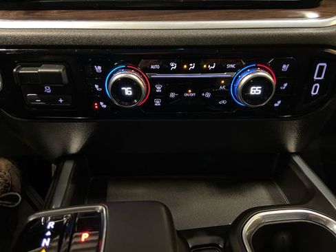 Used 2022 GMC Sierra 1500 SLT w/ SLT Premium Plus Package image 22