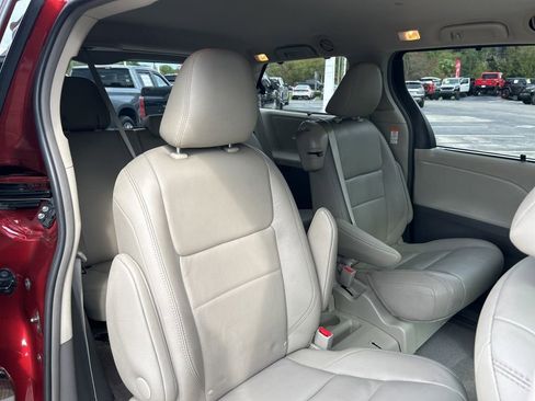 Used 2017 Toyota Sienna XLE w/ XLE Navigation Package image 51