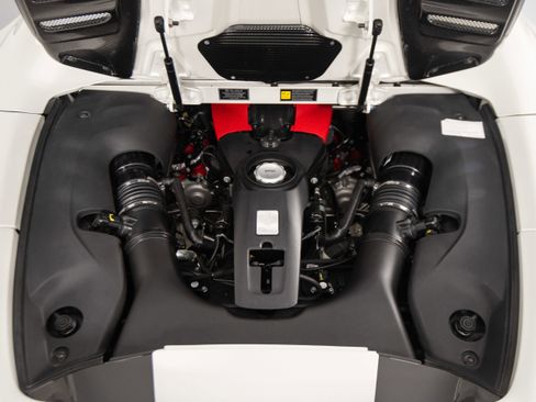 Certified 2022 Ferrari F8 Tributo RWD image 19