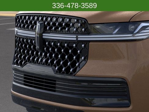 New 2026 Lincoln Navigator L Black Label AWD/4WD image 17