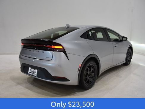 Used 2024 Toyota Prius LE image 4