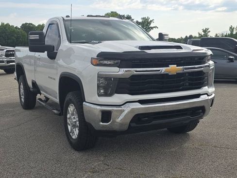 Used 2024 Chevrolet Silverado 3500 LT image 7