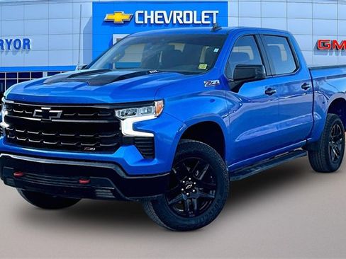 Used 2025 Chevrolet Silverado 1500 LT Trail Boss w/ Convenience Package II image 3