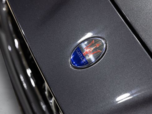 Used 2018 Maserati GranTurismo Sport RWD image 21
