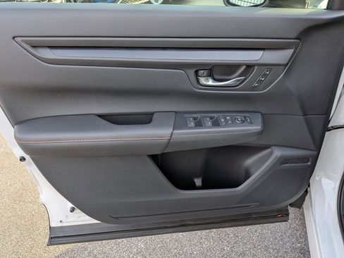 Used 2025 Honda CR-V Sport-L image 11