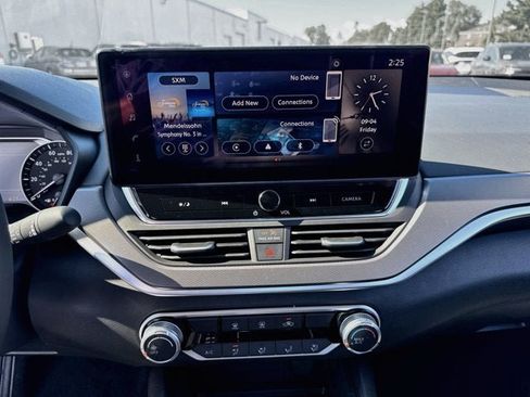 New 2026 Nissan Altima 2.5 SR AWD/4WD image 12