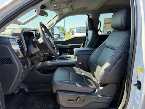 New 2026 Ford F350 4x4 Crew Cab DRW Super Duty image 5