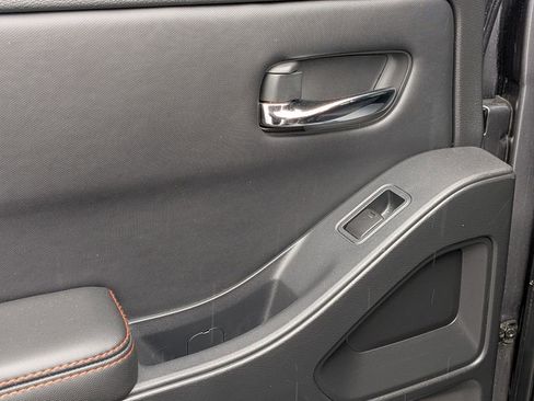 Used 2024 Nissan Frontier PRO-4X image 26