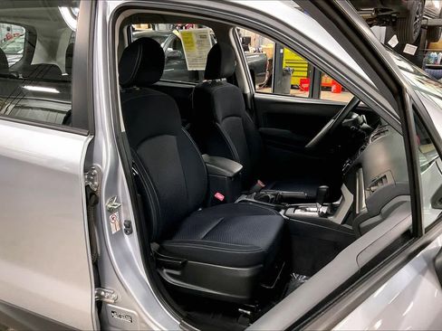 Used 2015 Subaru Forester 2.5i w/ Alloy Wheel Package AWD/4WD image 9