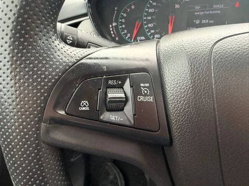 Used 2021 Chevrolet Trax LT FWD image 13