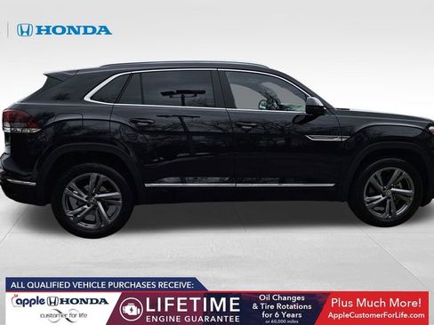 Used 2024 Volkswagen Atlas Cross Sport SEL R-Line image 4