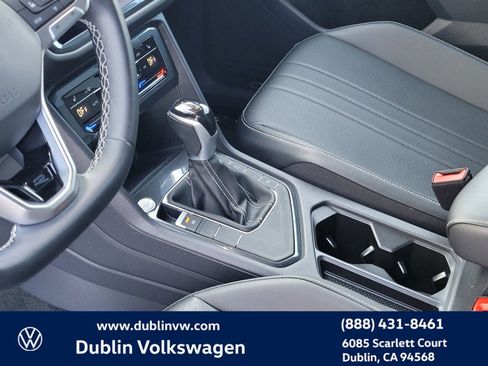 Used 2023 Volkswagen Tiguan SE R-Line image 21