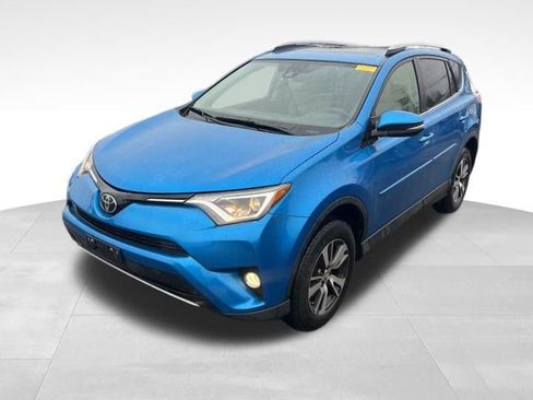 Used 2018 Toyota RAV4 XLE image 1