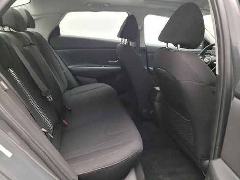 Used 2025 Hyundai Elantra SEL FWD image 19