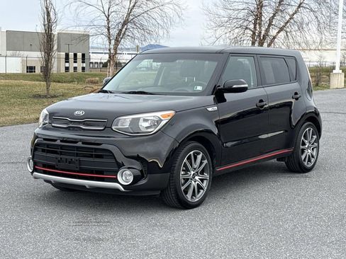 Used 2017 Kia Soul ! FWD image 28