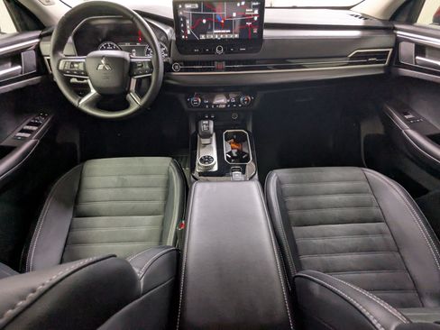 Used 2025 Mitsubishi Outlander SE AWD/4WD image 24