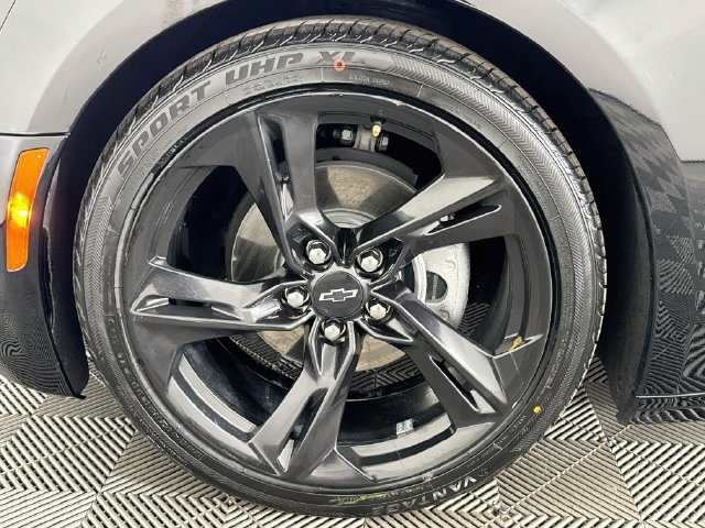 Used 2024 Chevrolet Camaro LT RWD image 31