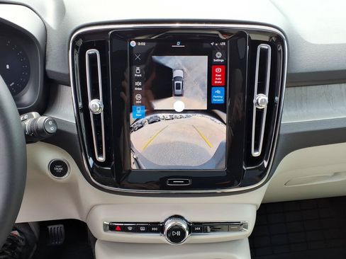New 2026 Volvo XC40 B5 Plus w/ Protection Package Premier AWD/4WD image 13