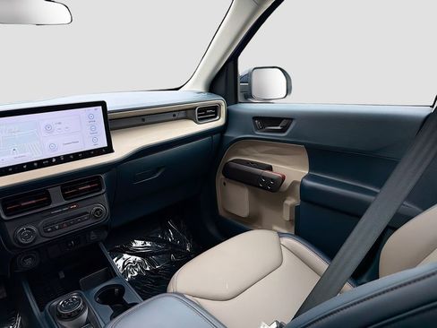 Used 2025 Ford Maverick Lariat w/ 4K Tow Package image 25