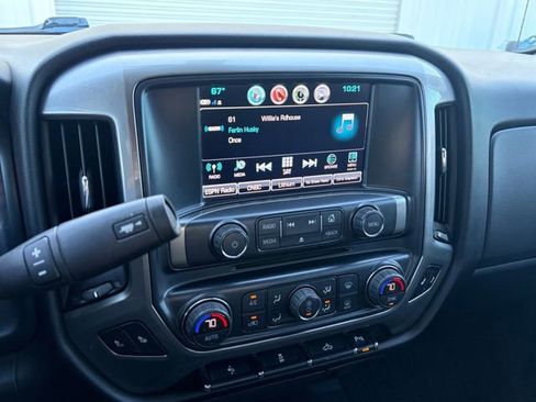 Used 2018 Chevrolet Silverado 1500 LT w/ Texas Edition image 11