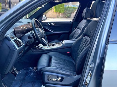 Used 2025 BMW X7 xDrive40i w/ M Sport Package image 8