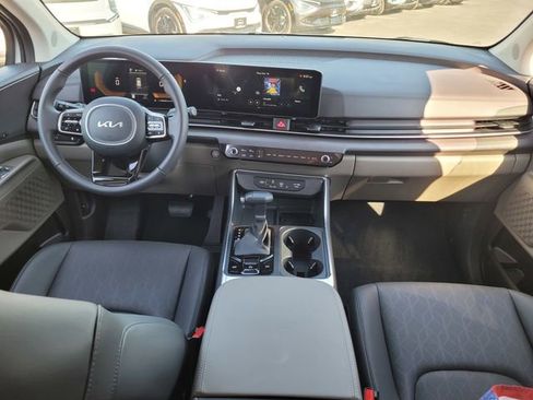New 2026 Kia Carnival EX image 8