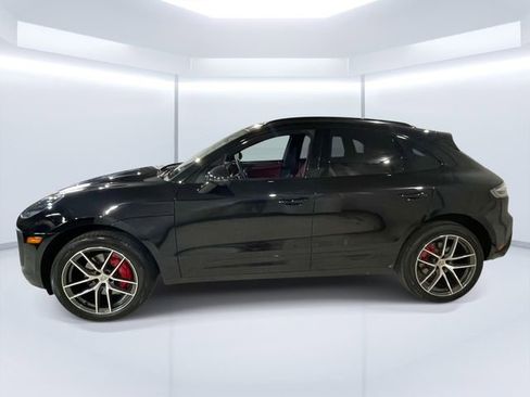 Certified 2024 Porsche Macan S AWD/4WD image 2