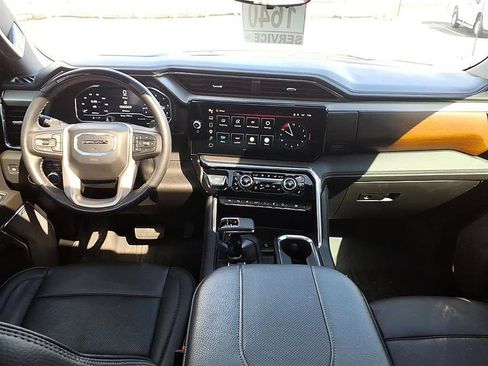 Used 2024 GMC Sierra 1500 Denali AWD/4WD image 22
