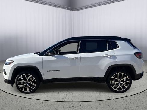Used 2025 Jeep Compass Limited w/ Elite Group AWD/4WD image 3