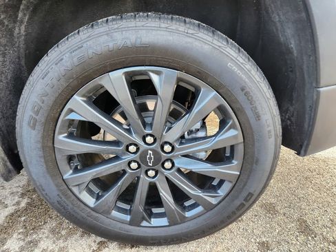 Used 2023 Chevrolet Traverse RS image 48