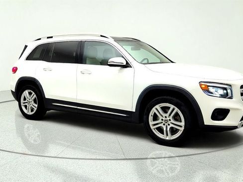 Used 2023 Mercedes-Benz GLB 250 4MATIC w/ Premium Package image 3