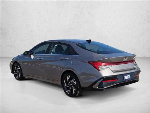 Used 2024 Hyundai Elantra Limited FWD image 8