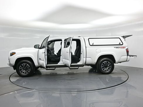 Used 2022 Toyota Tacoma TRD Sport image 30